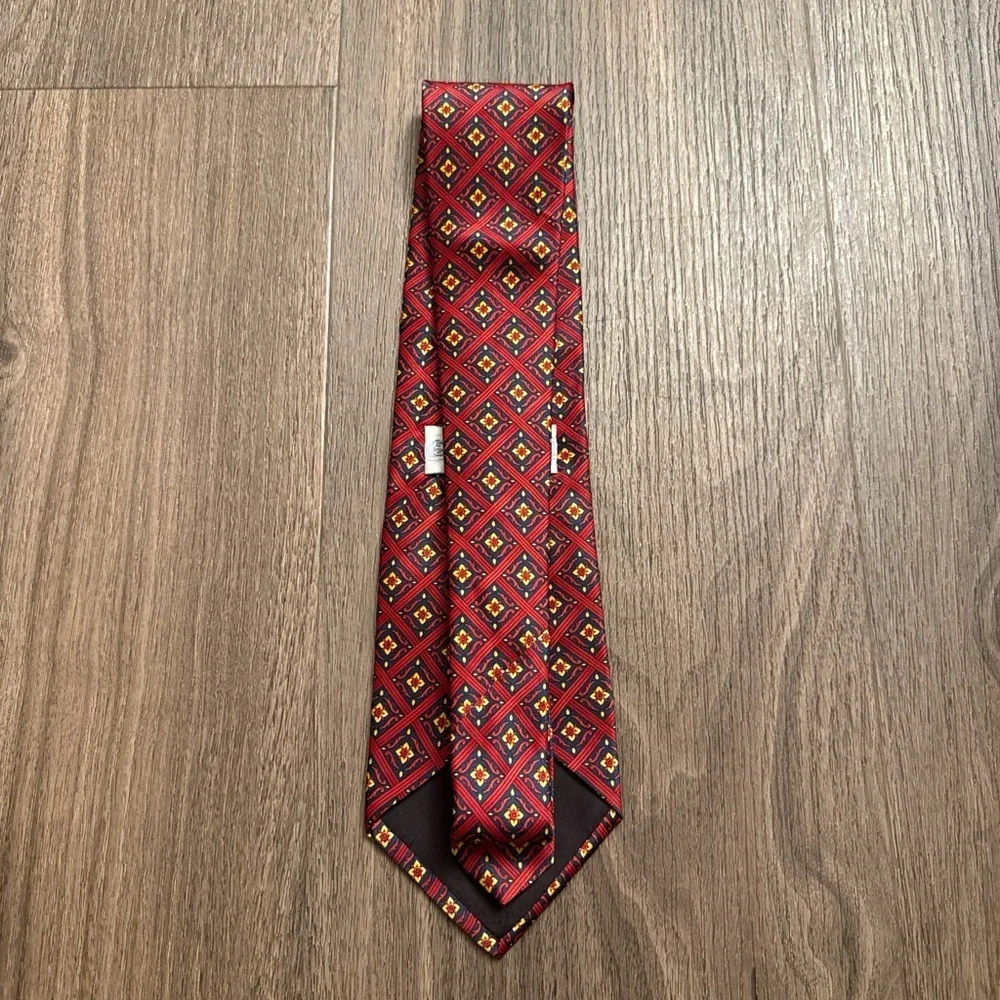 Vintage Courreges homme paris Elegant Red Patterned Men's Tie